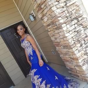 Meet your Posher, Courtney